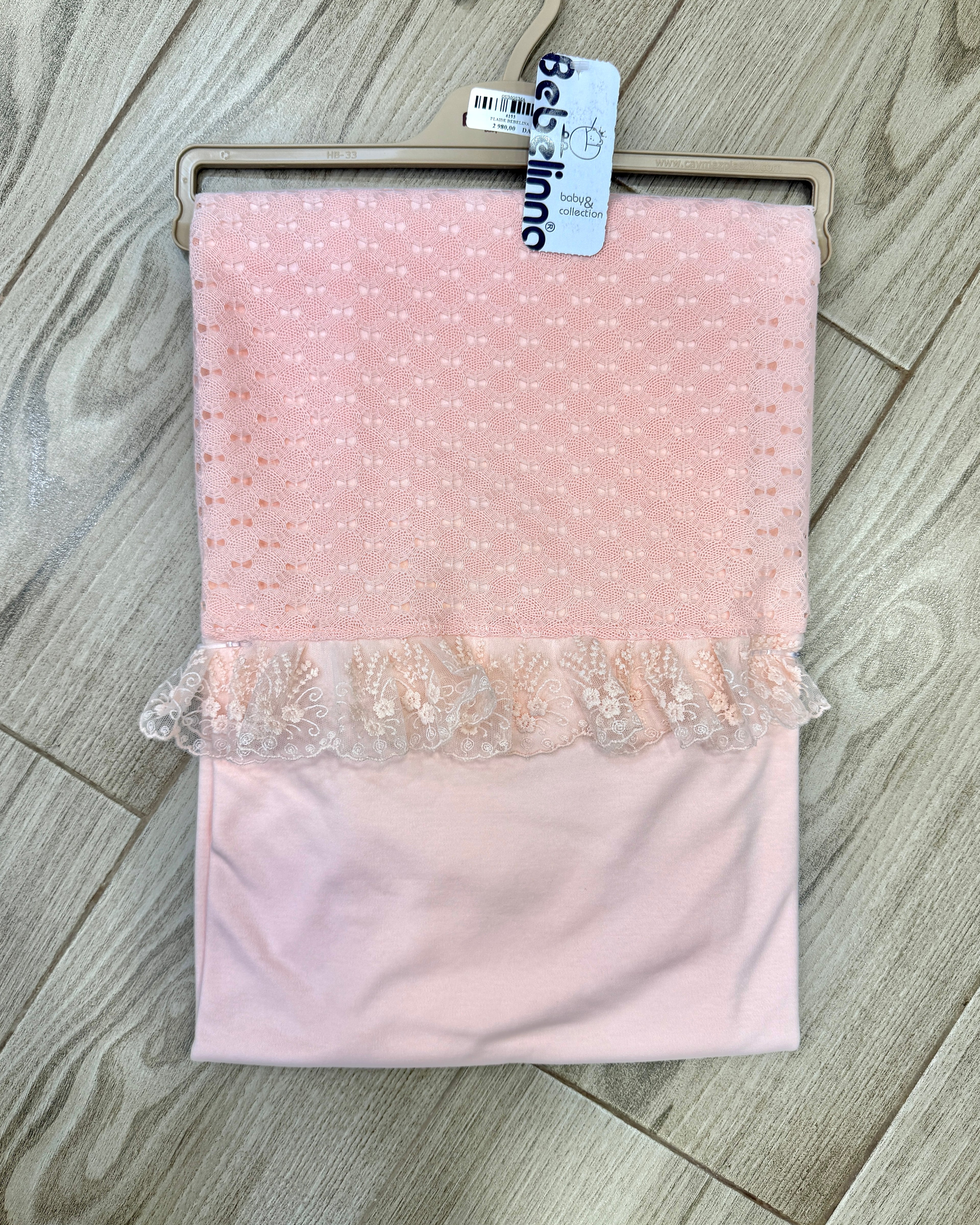 Plaide bebe en dentelle