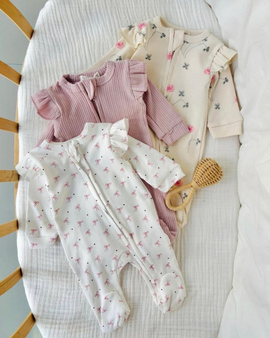 Pyjama Combinaison Bébé Fille à Volants - Vêtement Naissance 0-3 Mois