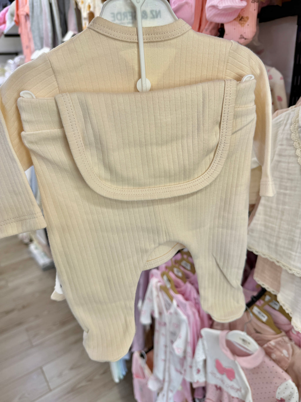 Ensemble petit lapin 5 pieces 0-3 mois