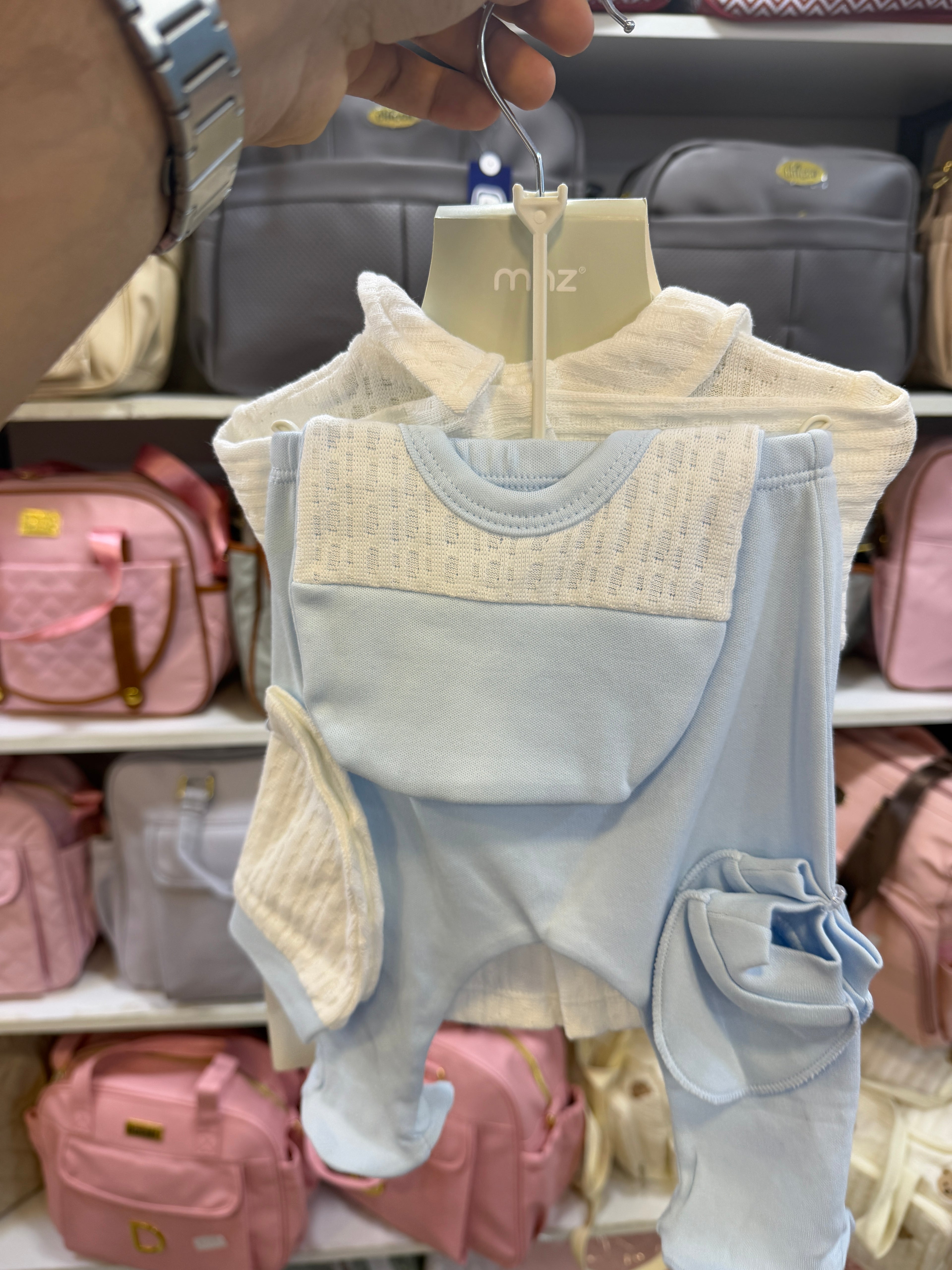Ensemble 100% coton +5 pièces pour bebe 0-3 mois Blanc bleu pastel, col claudine, tricot fin