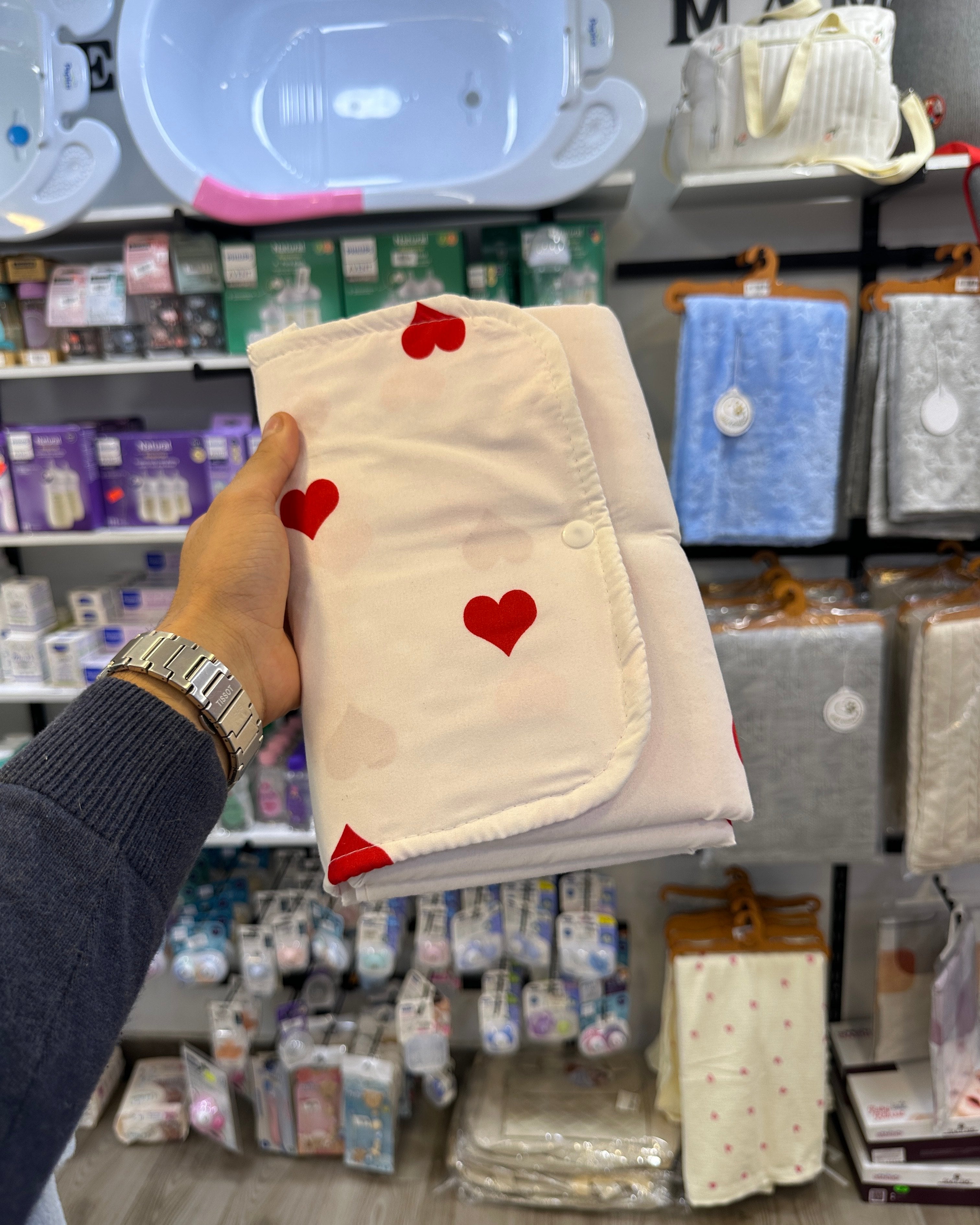 💖 Tapis de Change Bébé Pliable à Cœurs Rouges 💖