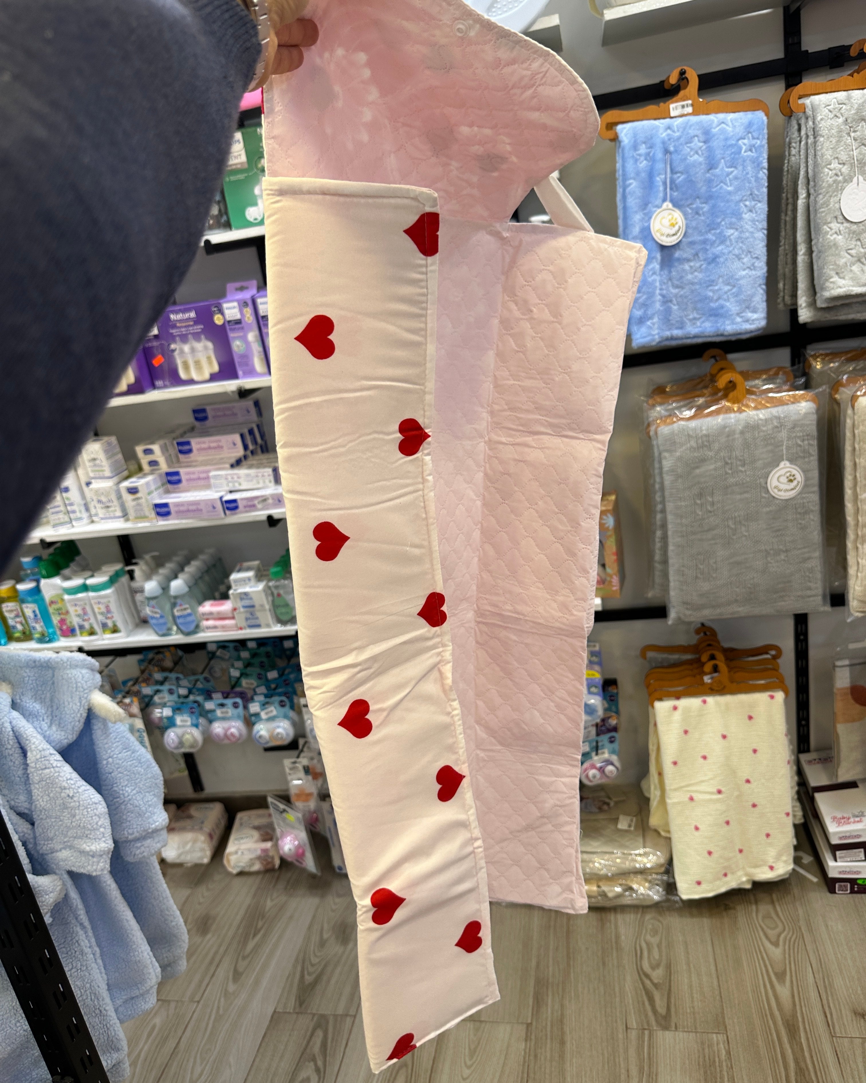 💖 Tapis de Change Bébé Pliable à Cœurs Rouges 💖