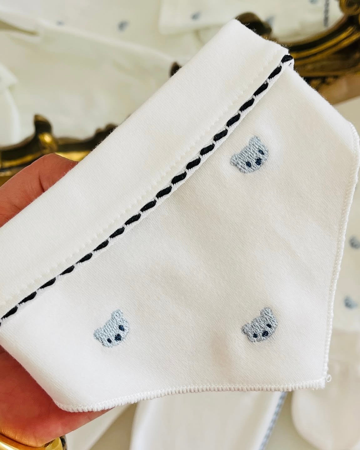 🐻 Kit de Naissance 5 Pièces "Petit Ourson" – Blanc & Bleu Ciel 0-3 M