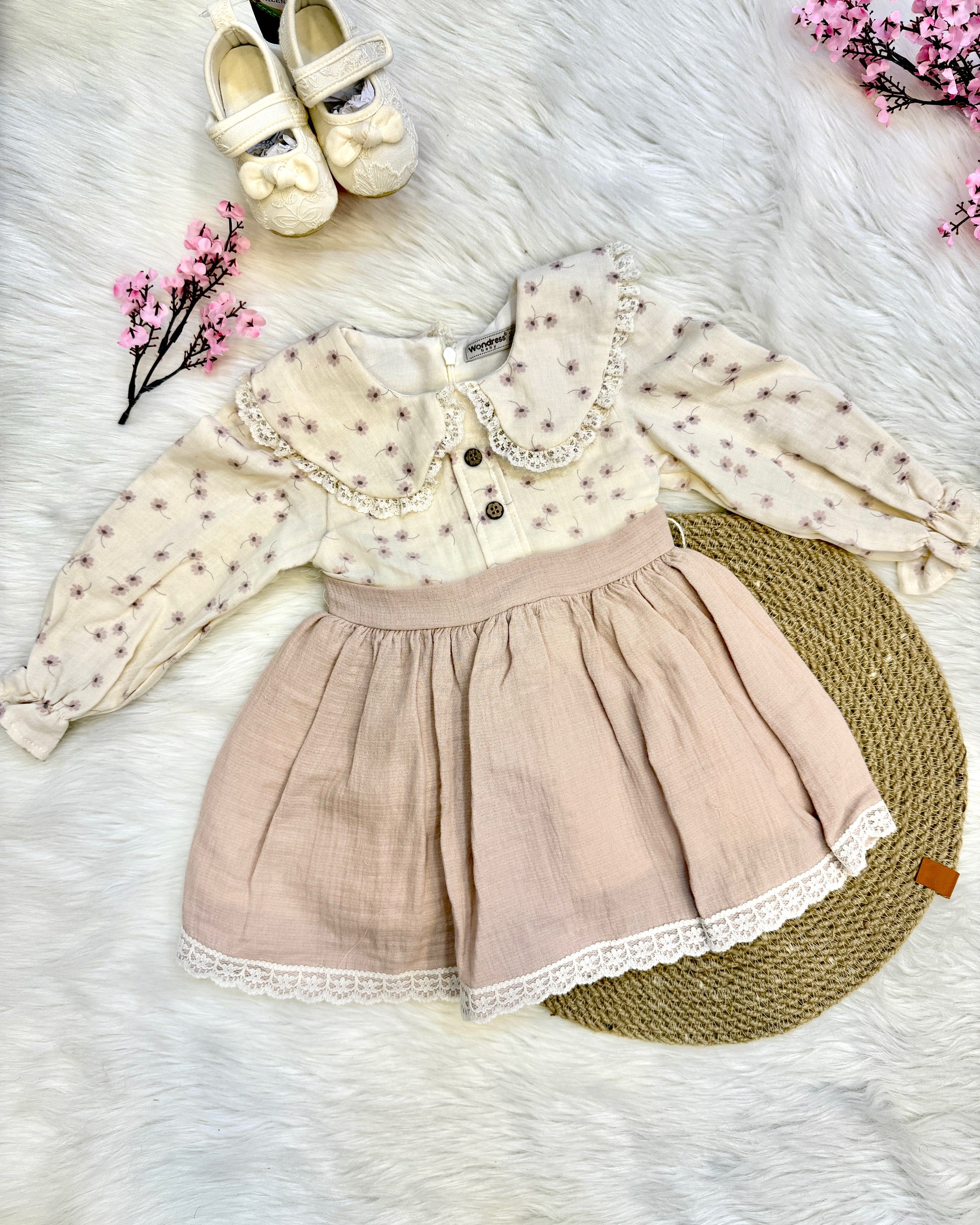 Robe Bohème en Gaze de Coton à Motifs Floraux – Charme et Légèreté