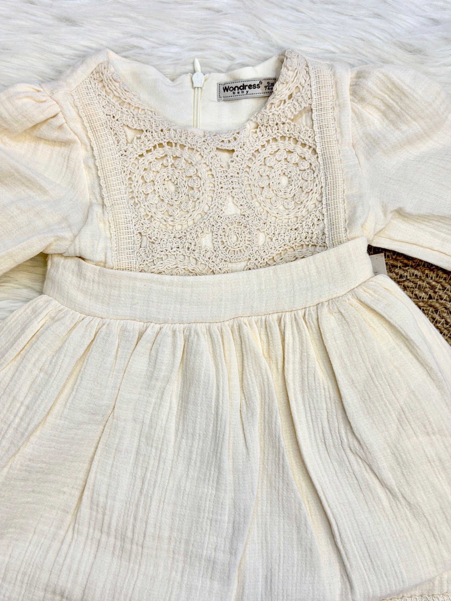 Robe de Cérémonie Héritage – Gaze de Coton & Dentelle Guipure