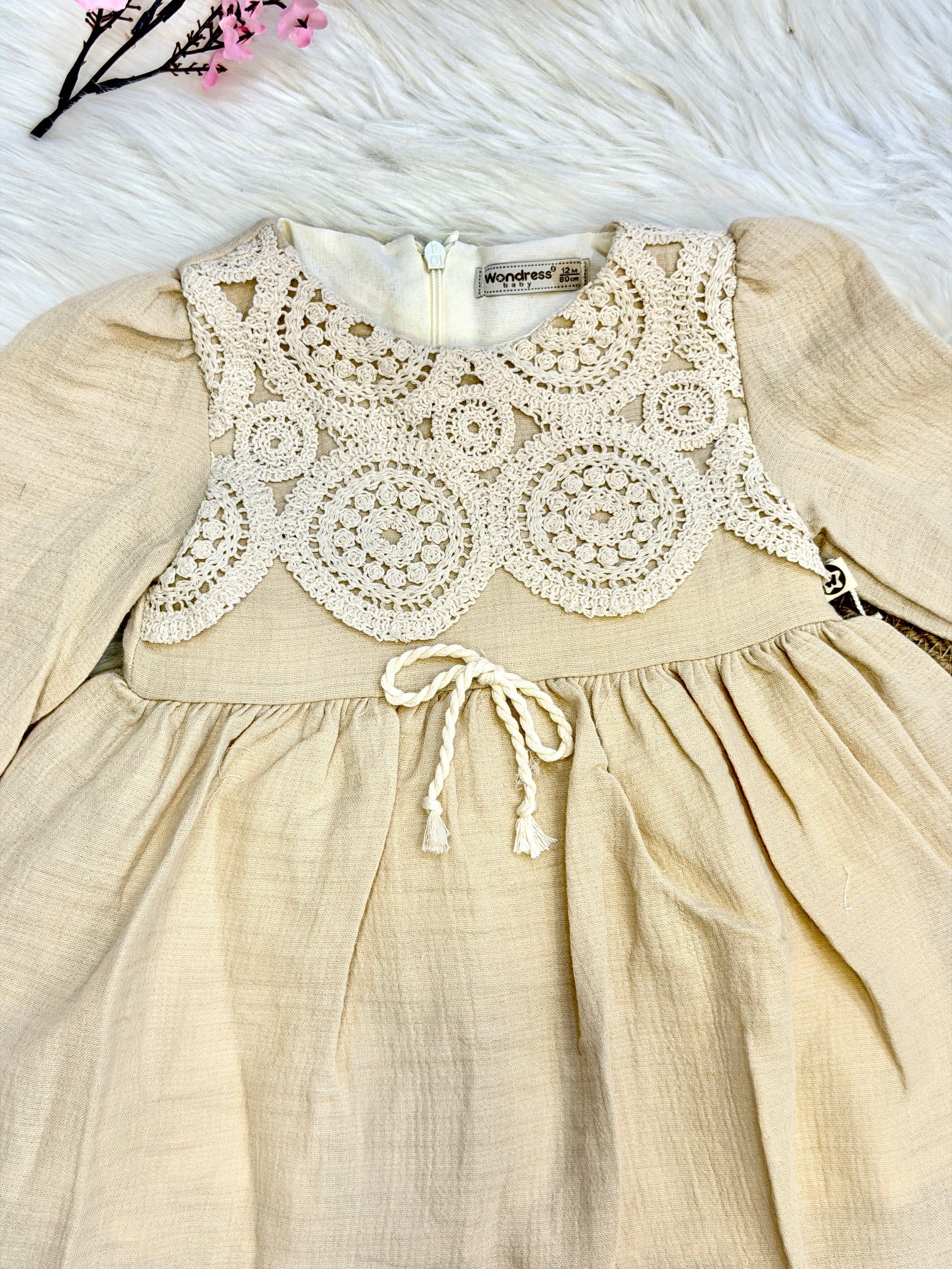 Robe Bohème en Gaze de Coton & Dentelle Crochet – L'Élégance Naturelle