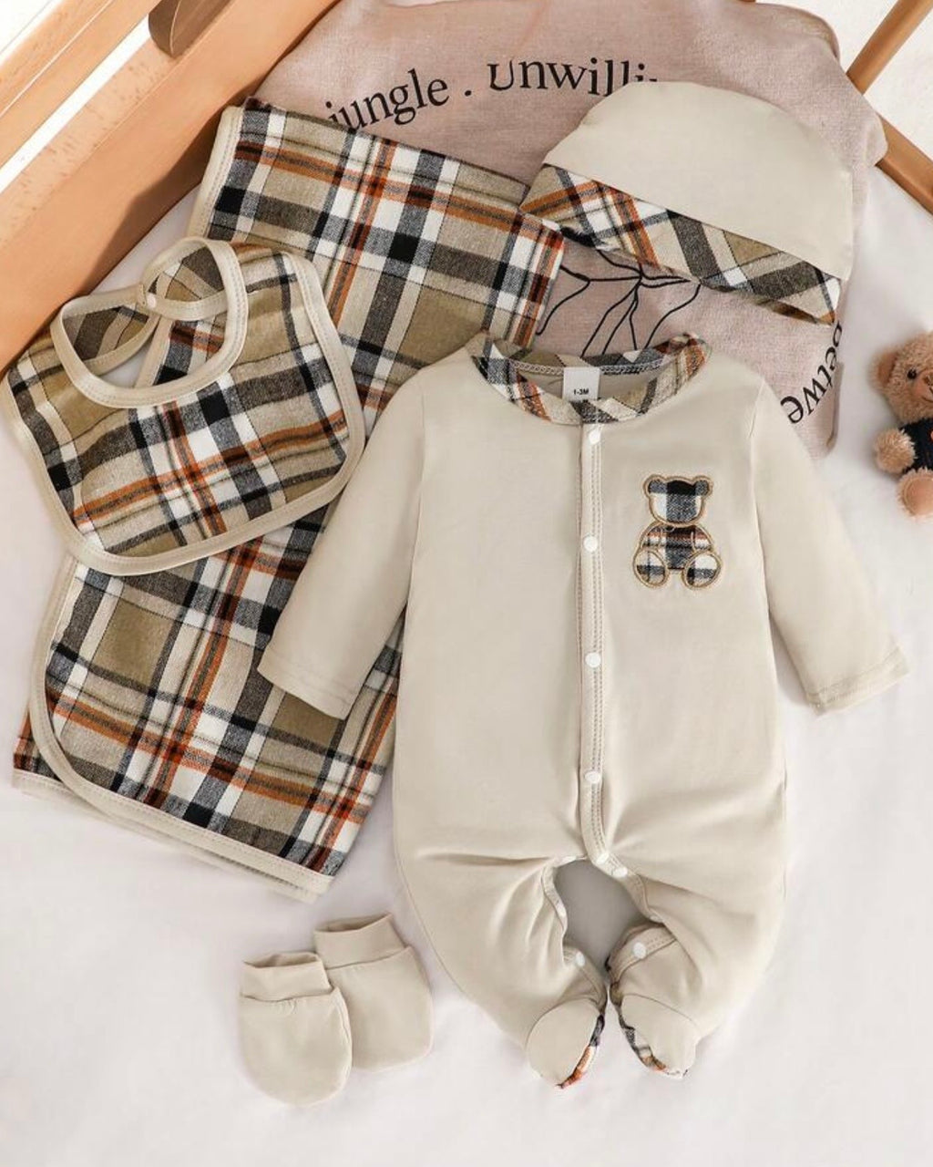 🧸 Ensemble de Naissance 5 Pièces "Ourson Écossais" – Chic & Confort