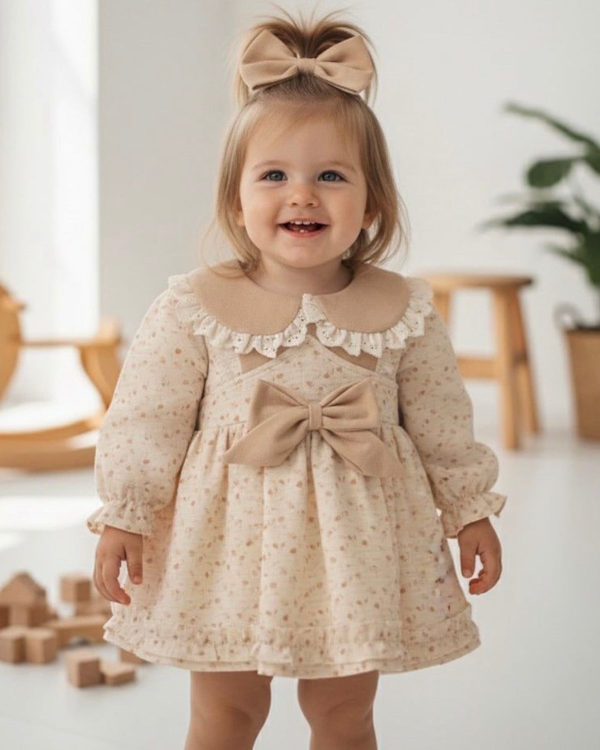 Robe Bébé Fille "Douceur Vintage" – Imprimé Floral et Détails Dentelle