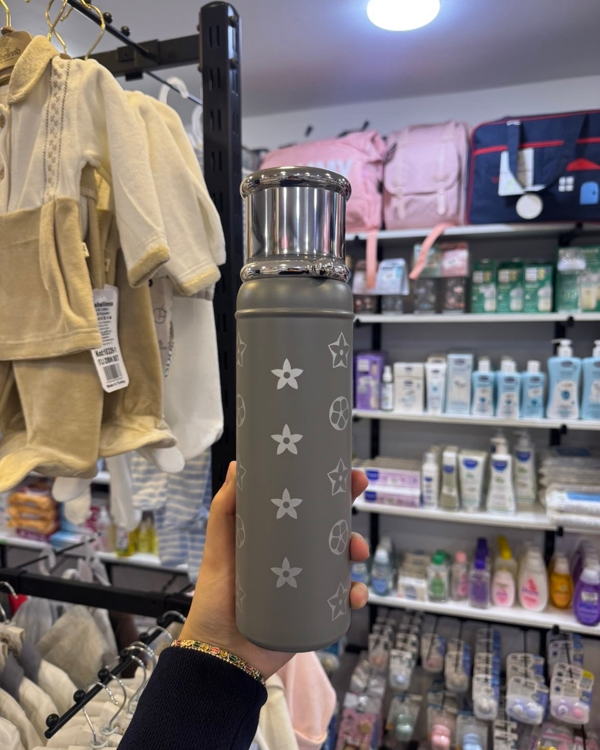 🍼 Bouteille Thermos Isotherme  – Le Compagnon Idéal des Sorties 700ML