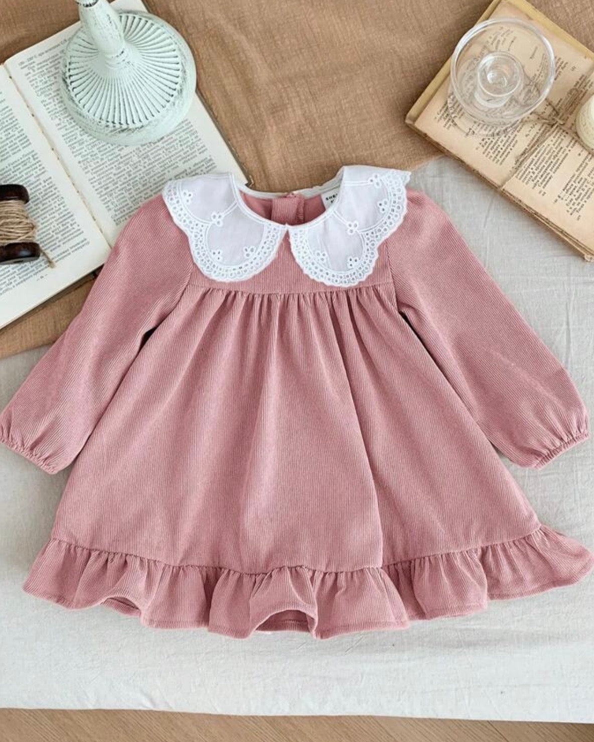 🌸 Robe en Velours Côtelé "Douceur Champêtre" – Élégance Rétro