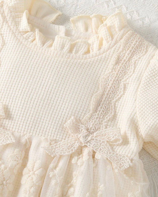 ☁️ Robe-Body "Nuage de Fleurs" – Pureté et Élégance pour Bébé