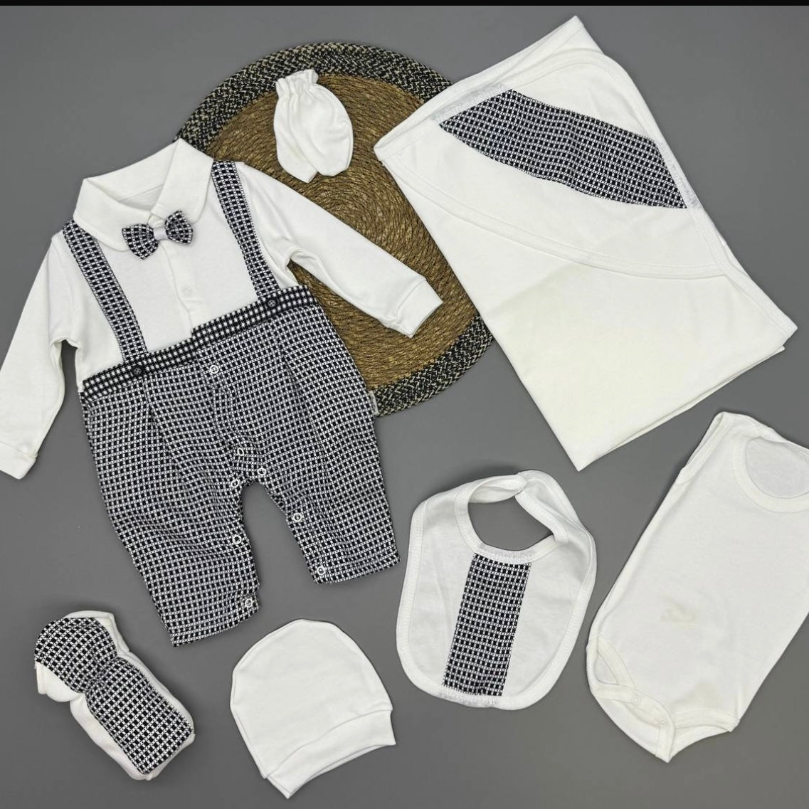 Ensemble Naissance "Gentleman Décontracté" 7 pièces - Bretelles et Nœud Papillon