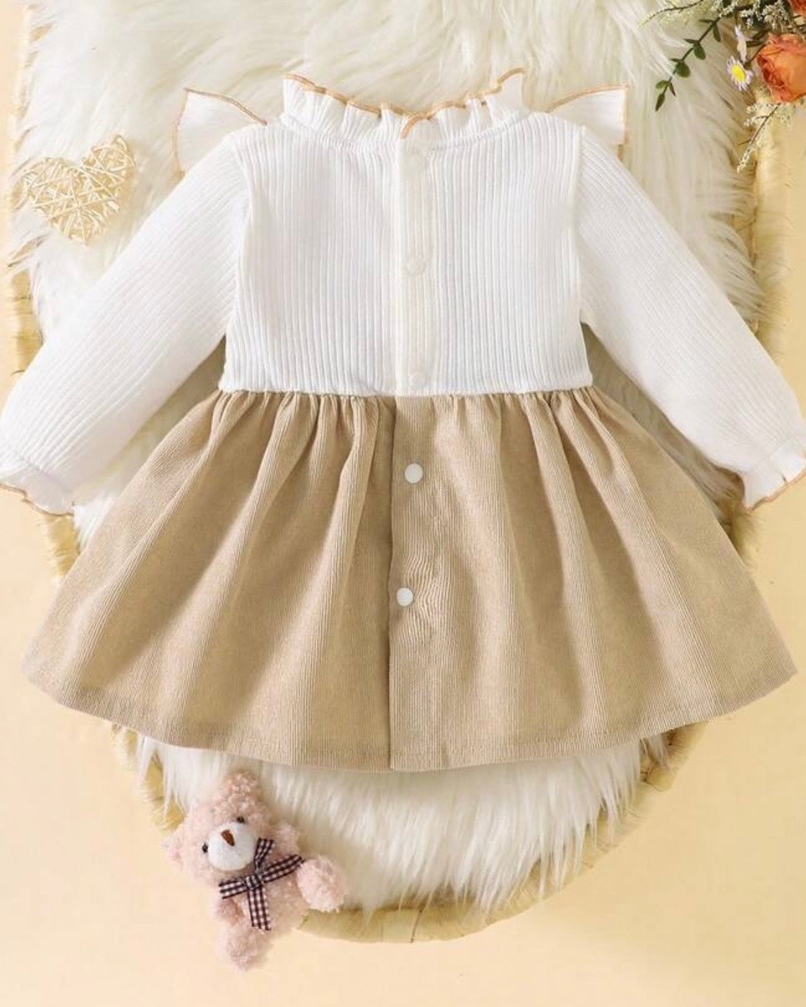 🌹 Ensemble 2 Pièces "Velours & Volants Romantiques" – Charme et Distinction Beige