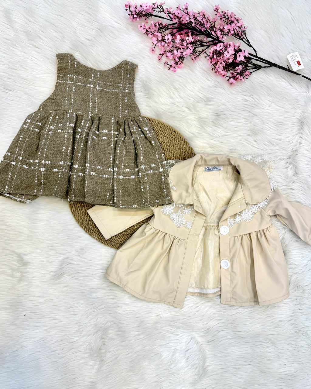 Ensemble 2 Pièces Élégant : Robe en Tweed & Veste à Dentelle – Chic d'Hiver 6M-24M