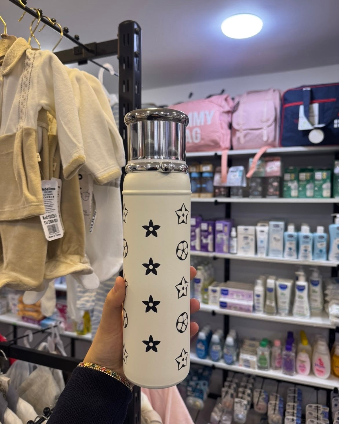 🍼 Bouteille Thermos Isotherme  – Le Compagnon Idéal des Sorties 700ML
