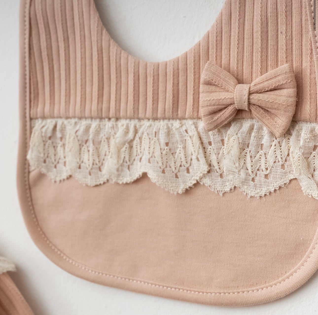 Adorable Ensemble Naissance 5 Pièces - Douceur, Dentelle et Raffinement 0-3 Mois