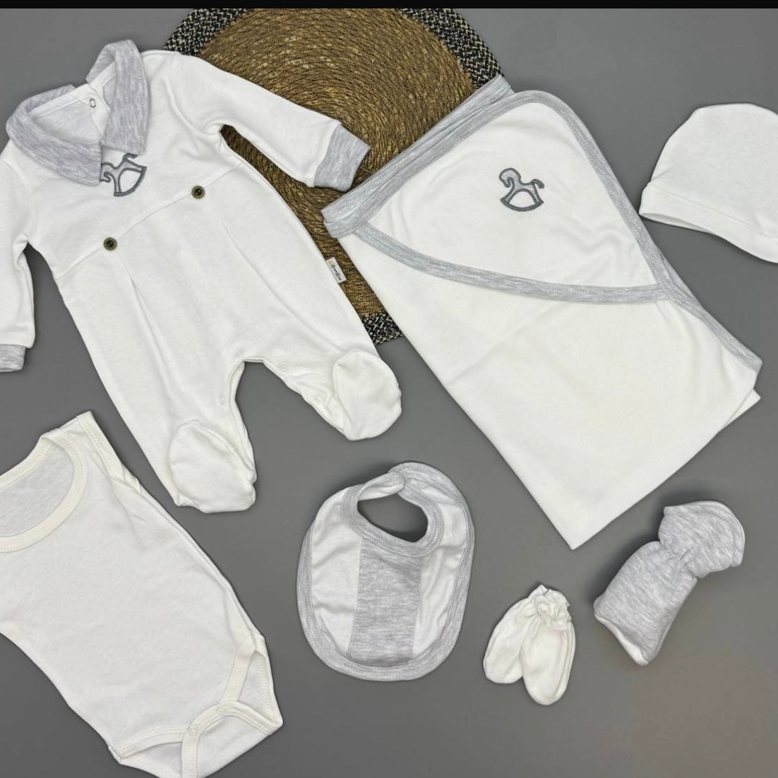 Ensemble Naissance "Petit Cavalier" 7 pièces En Gris