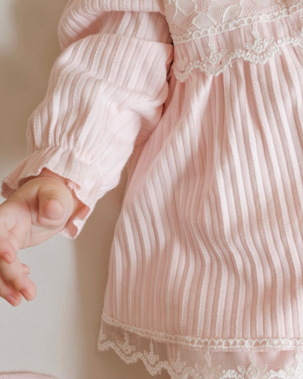 Ensemble de Naissance "Douceur de Rose" – Pack Complet 5 Pièces 0-3 Mois